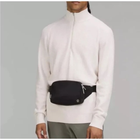 🆕 NWT Lululemon Everywhere Belt Bag 2L Black Large - Picture 4 of 10